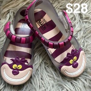 Mini Melissa Alice in wonderland.